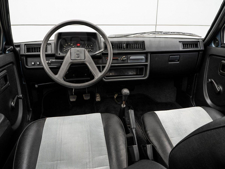 За почти 30-летнюю &laquo;Таврию&raquo; с крошечным пробегом просят 249 000 рублей